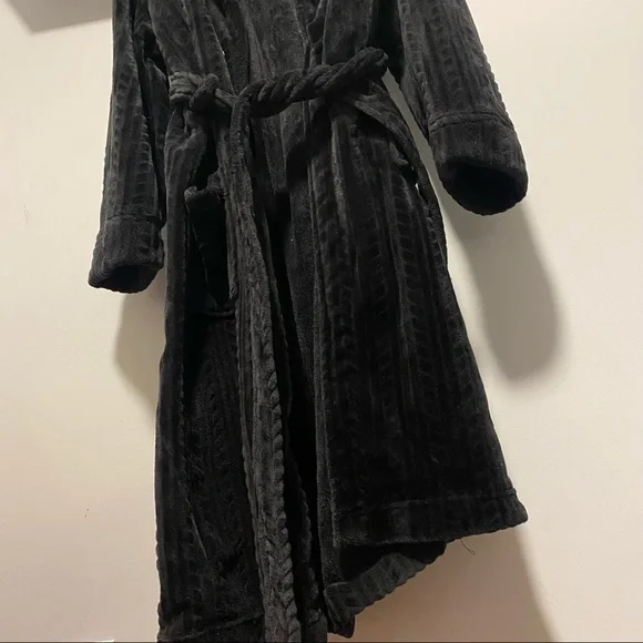 Black Robe - Picture 2 of 3